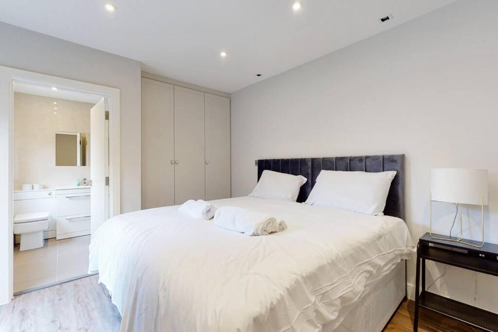 Elegant 2Bed Flat 10Min To Wimbledon Tennis Courts Londres Exterior foto